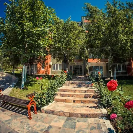 Green Fort Апартамент