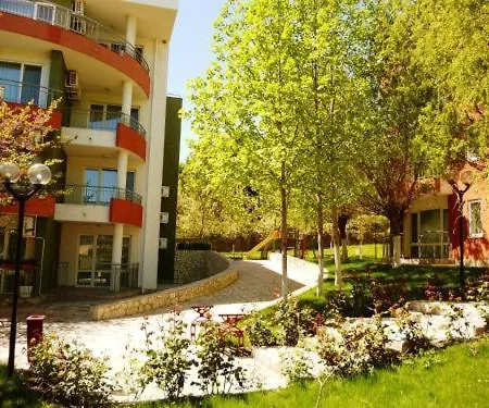 Green Fort Апартамент
